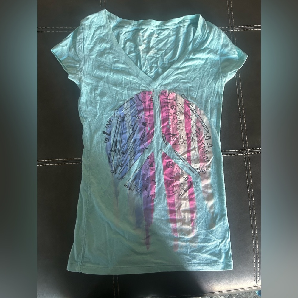 Girls Aeropostale size small graphic t shirt